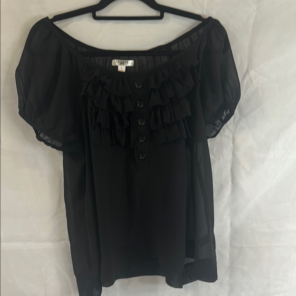 UNIFORM JPR RUFFLED SHEER TOP - LARGE